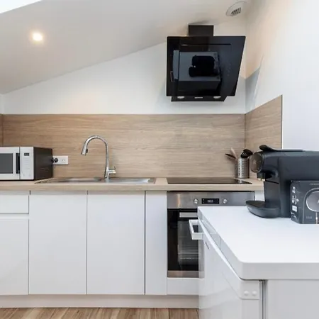 Cozy Avec Terrasse N12 Apartman