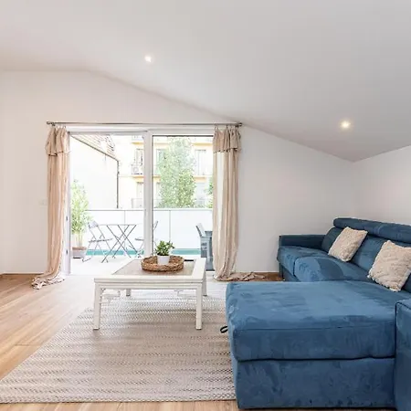 Cozy Avec Terrasse N12 Apartman