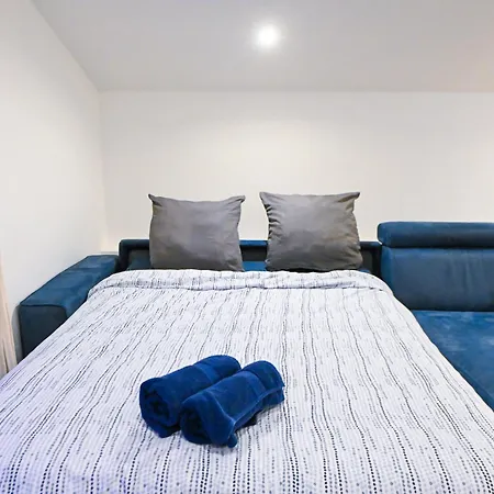 Cozy Avec Terrasse N12 Apartman *